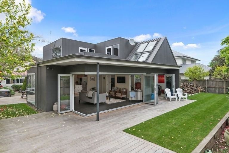 Photo of property in 141 Ashgrove Terrace, Somerfield, Christchurch, 8024