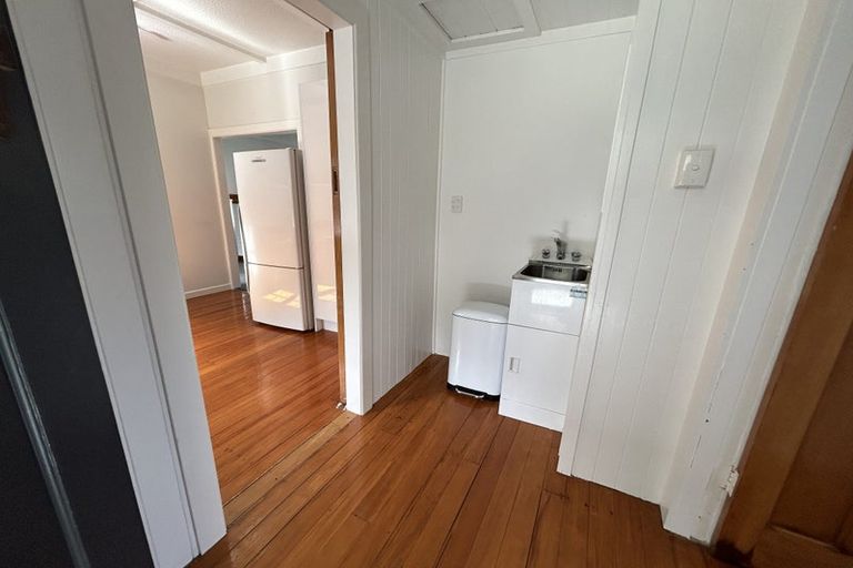 Photo of property in 41 Hillsborough Road, Hillsborough, Auckland, 1042