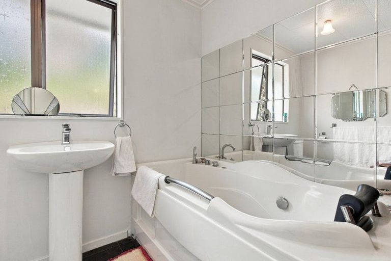 Photo of property in 44 Rangitake Drive, Spotswood, New Plymouth, 4310