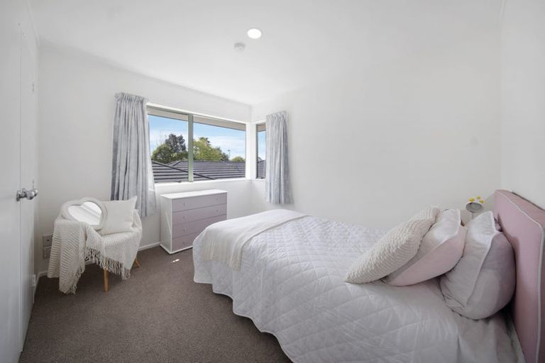 Photo of property in 2/12 Alexander Street, Cockle Bay, Auckland, 2014