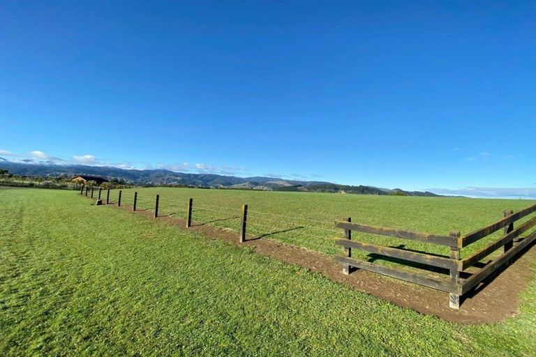 Photo of property in 74 Ohau Terraces, Ohau, 5570