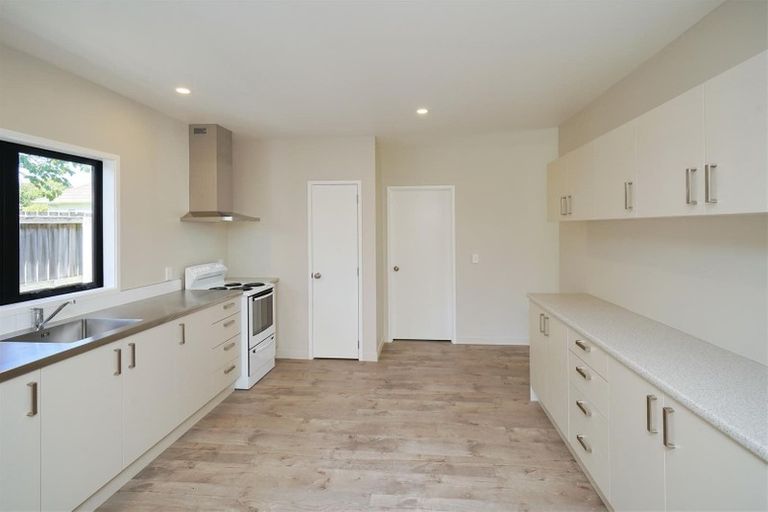 Photo of property in 2/141 Peverel Street, Riccarton, Christchurch, 8041