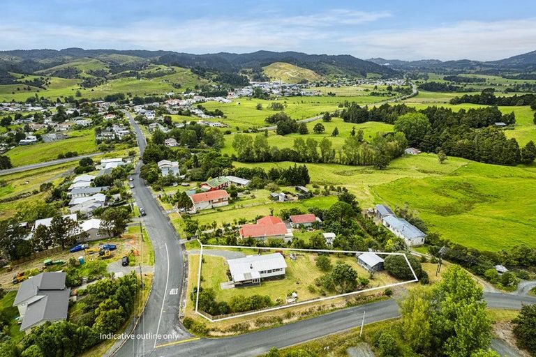Photo of property in 57 View Road, Hikurangi, 0114
