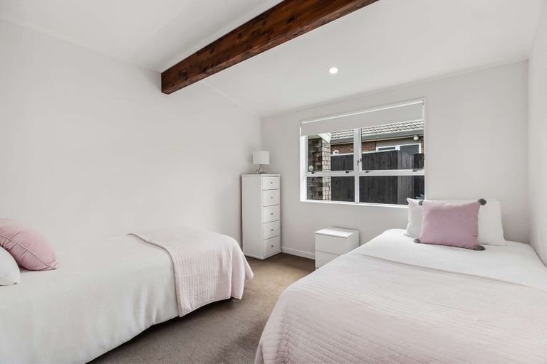 Photo of property in 2/17 Beach Road, Pahurehure, Papakura, 2113