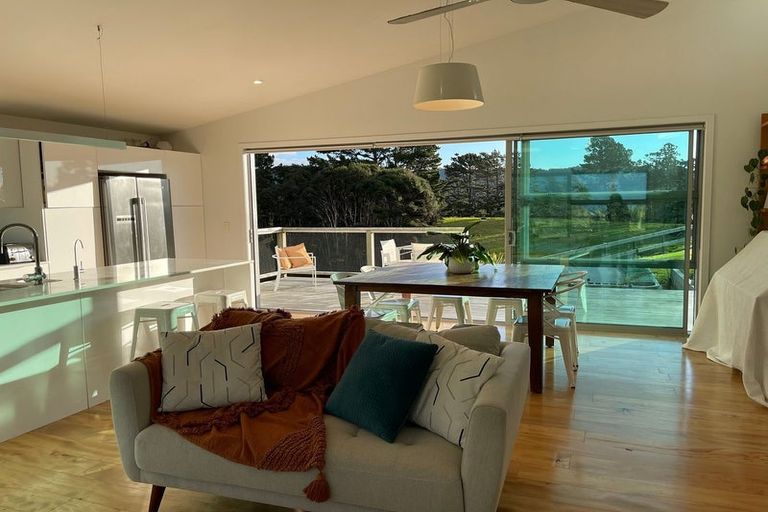 Photo of property in 48 Christian Road, Swanson, Auckland, 0614