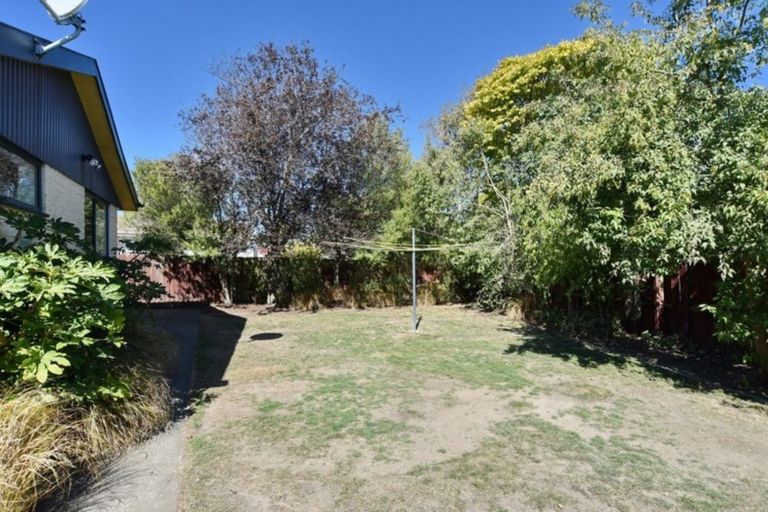 Photo of property in 40 Medina Crescent, Parklands, Christchurch, 8083