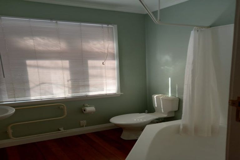 Photo of property in 82 Mortimer Terrace, Brooklyn, Wellington, 6021