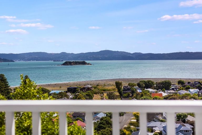 Photo of property in 15 Karaka Street, Eastbourne, Lower Hutt, 5013