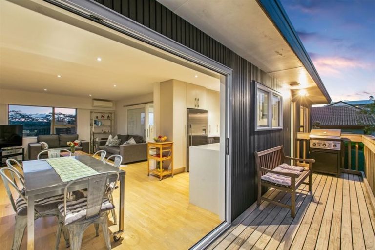 Photo of property in 1/1a Gordon Avenue, Forrest Hill, Auckland, 0620