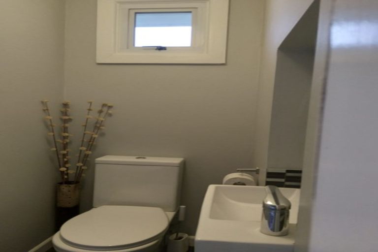 Photo of property in 1 Denton Street, Gore, 9710