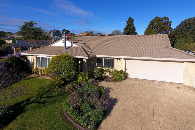 Photo of property in 37 Motutapu Avenue, Manly, Whangaparaoa, 0930