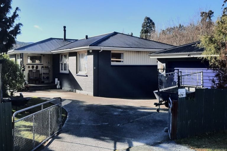 Photo of property in 13 Canna Street, Lawrence, 9532
