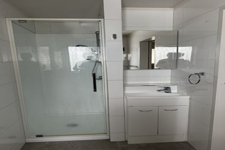 Photo of property in 20 Widmore Drive, Massey, Auckland, 0614