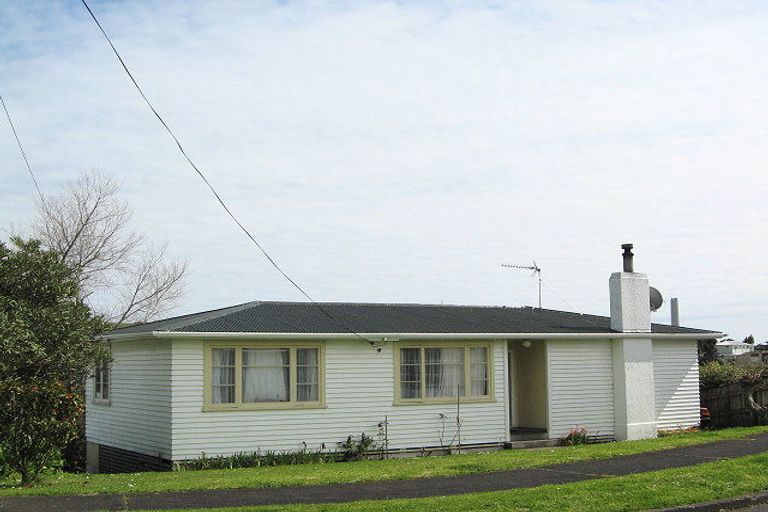 Photo of property in 39 Discovery Place, Marfell, New Plymouth, 4310