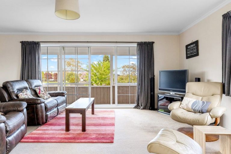 Photo of property in 17 Saint James Street, Richmond Heights, Taupo, 3330