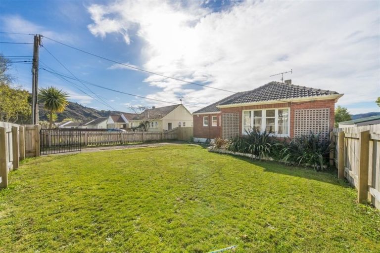 Photo of property in 26 Cleland Crescent, Naenae, Lower Hutt, 5011