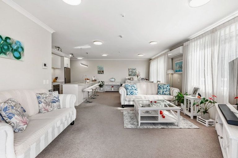 Photo of property in 58 Rewa Rewa Lane, Orewa, 0931