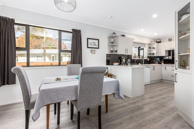 Photo of property in 21 Bonnie Glen Crescent, Ebdentown, Upper Hutt, 5018