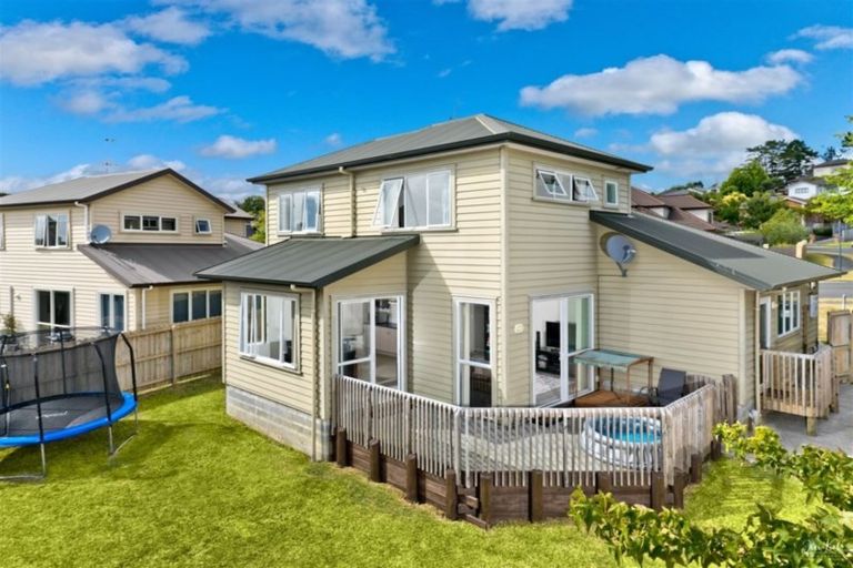 Photo of property in 27a Sapperton Drive, Henderson, Auckland, 0612