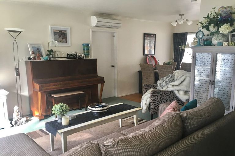 Photo of property in 1/156 Nile Road, Milford, Auckland, 0620