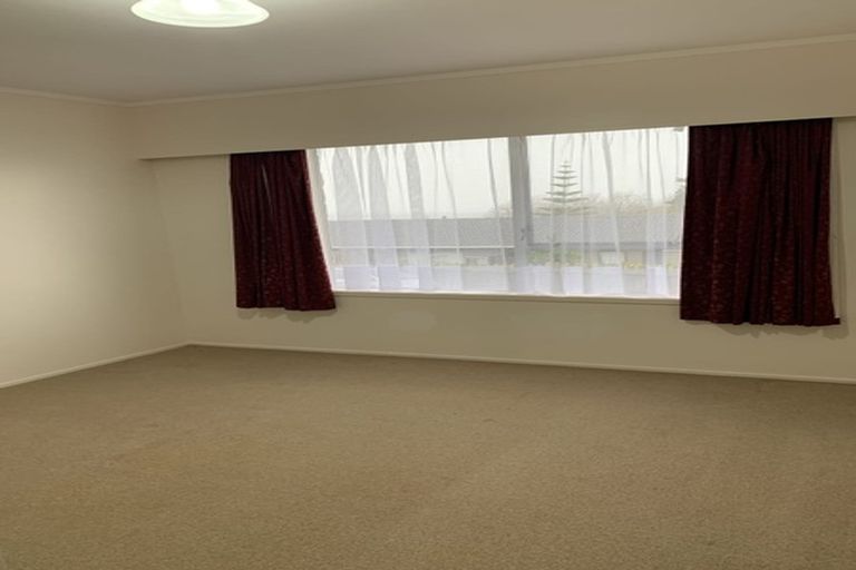 Photo of property in 1/6 Clunie Place, Highland Park, Auckland, 2010