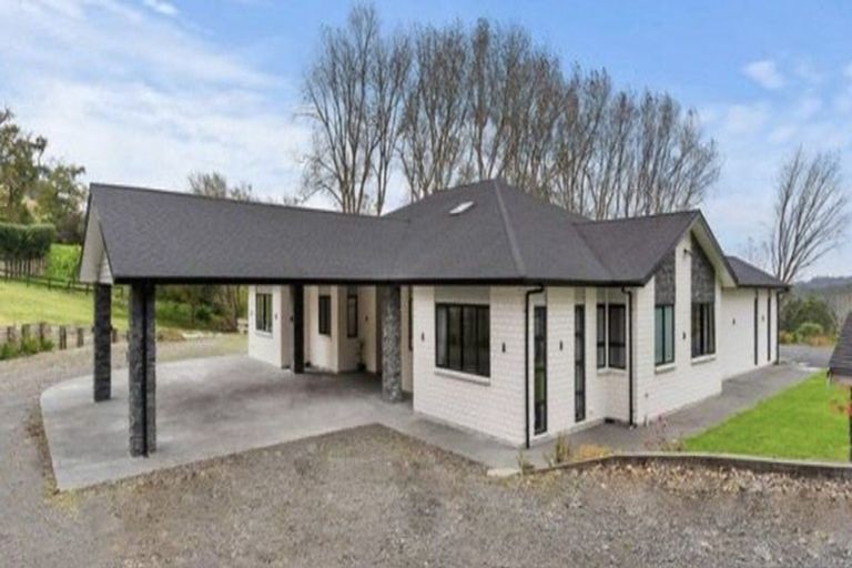 Photo of property in 12 Judge Richardson Drive, Opaheke, Papakura, 2584