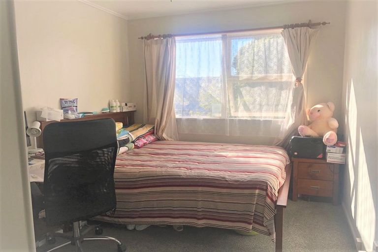 Photo of property in 1 Rosalind Road, Glenfield, Auckland, 0629