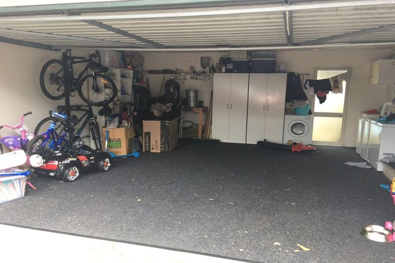 Photo of property in 1/156 Nile Road, Milford, Auckland, 0620