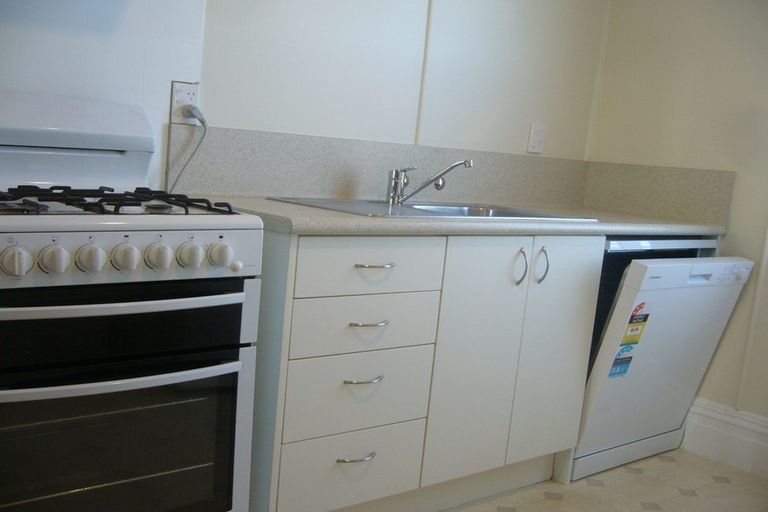 Photo of property in 16-18 Levy Street, Mount Victoria, Wellington, 6011