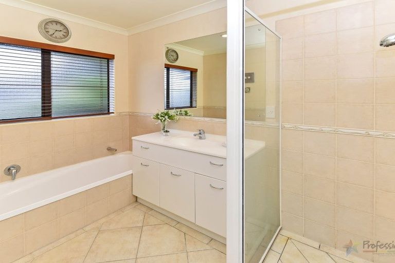 Photo of property in 30 Norm Pellow Drive, Manurewa, Auckland, 2105