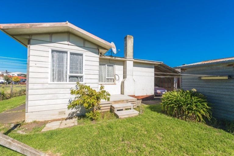 Photo of property in 31 Titoki Street, Castlecliff, Whanganui, 4501
