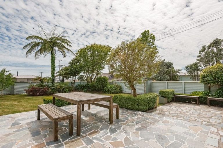 Photo of property in 22 Queen Street, Westport, 7825