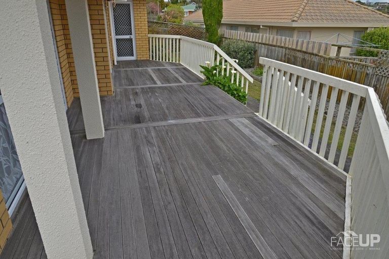 Photo of property in 107 Marina View Drive, West Harbour, Auckland, 0618