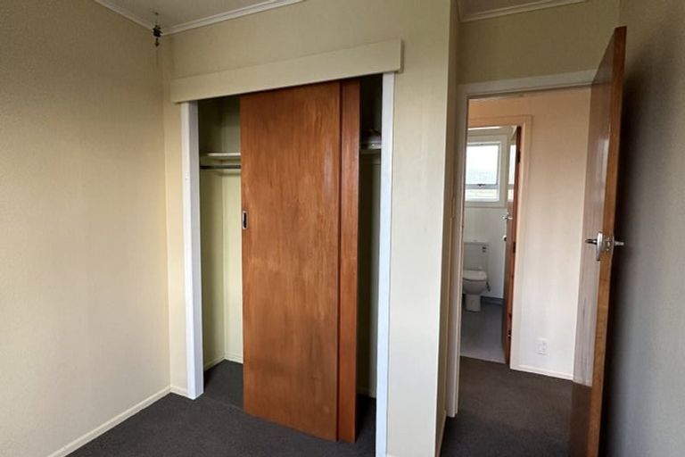 Photo of property in 9 Omega Street, Newlands, Wellington, 6037