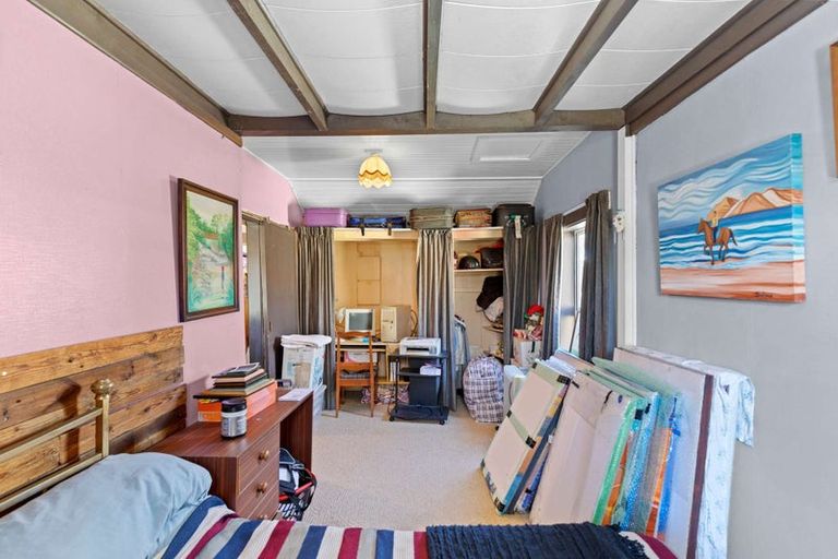 Photo of property in 13 Beach Street, Tangimoana, 4822