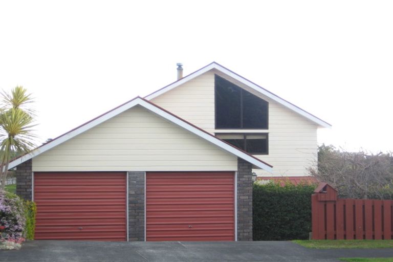 Photo of property in 11 Bronte Place, Whalers Gate, New Plymouth, 4310