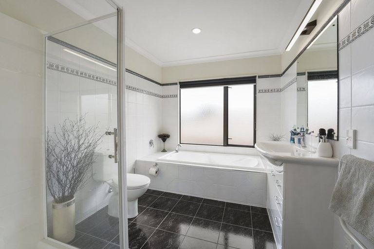 Photo of property in 23 Avion Terrace, Raumati Beach, Paraparaumu, 5032