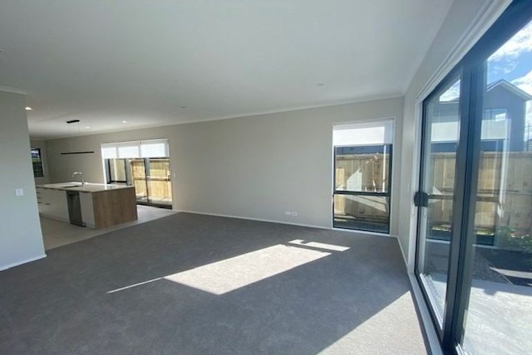 Photo of property in 120 Symes Drive, Red Beach, 0932