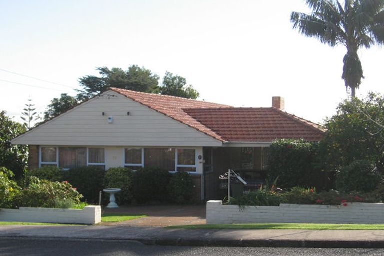 Photo of property in 27 Patons Road, Howick, Auckland, 2014
