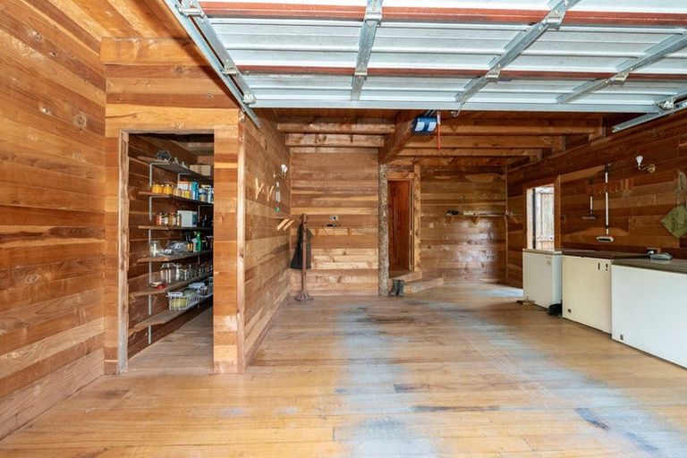 Photo of property in 240 Te Pahu Road, Te Pahu, 3285