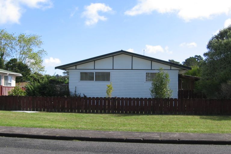 Photo of property in 77 Riverpark Crescent, Henderson, Auckland, 0610