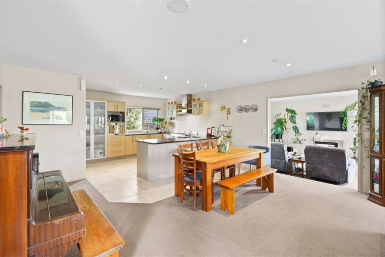 Photo of property in 28a Wairere Road, The Gardens, Auckland, 2105