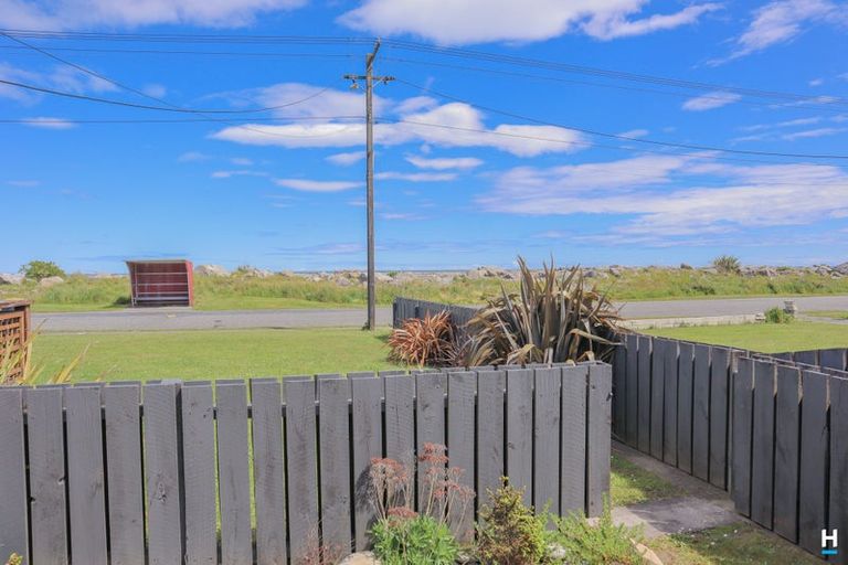 Photo of property in 98 Domett Esplanade, Cobden, Greymouth, 7802