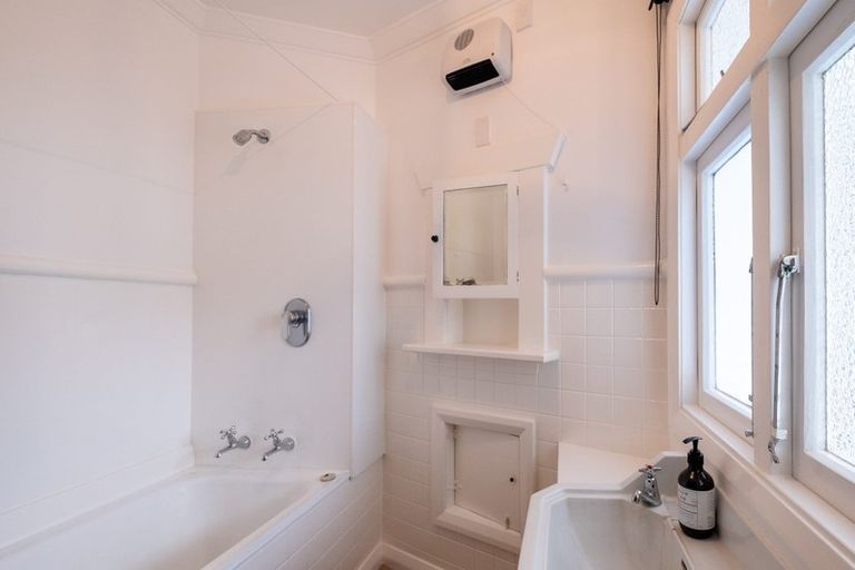 Photo of property in 19 Page Street, Stratford, 4332