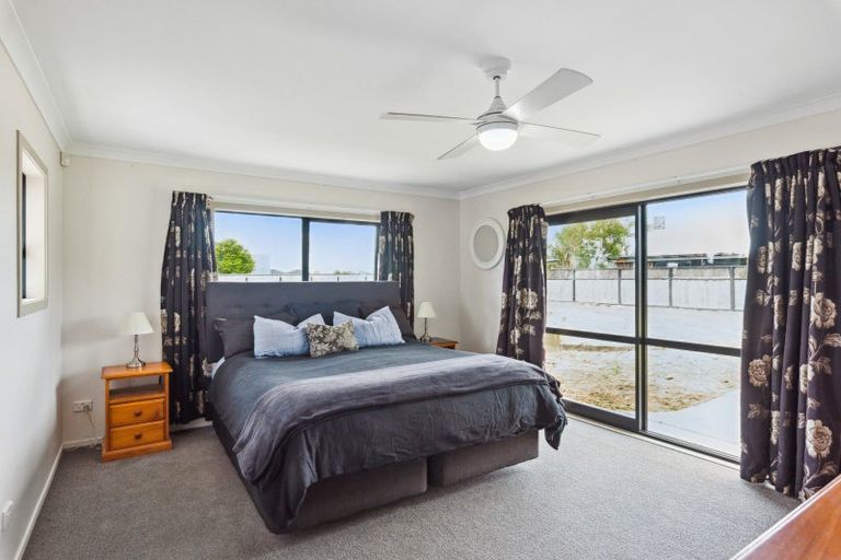 Photo of property in 53 Bruce Road, Levin, 5510
