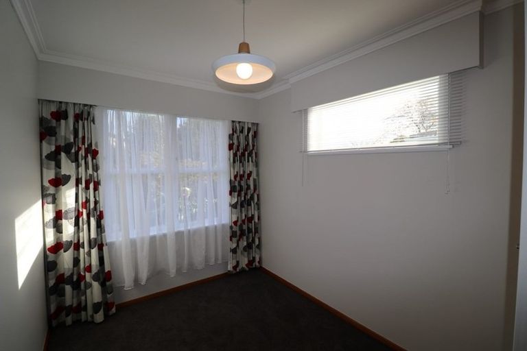 Photo of property in 12 Highbury Drive, Levin, 5510