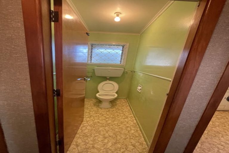 Photo of property in 8 Kohekohe Street, New Lynn, Auckland, 0600