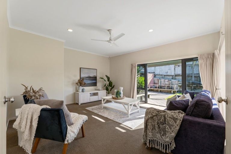 Photo of property in 11 Hawk Place, Welcome Bay, Tauranga, 3112