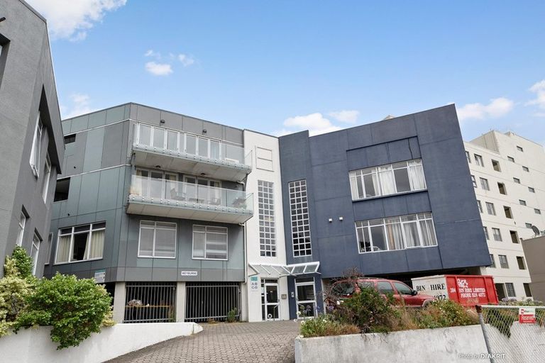Photo of property in 6c/8 Lipman Street, Mount Victoria, Wellington, 6011
