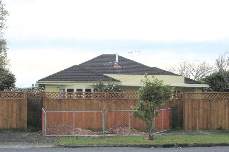Photo of property in 27 Alfred Street, Fairfield, Hamilton, 3214